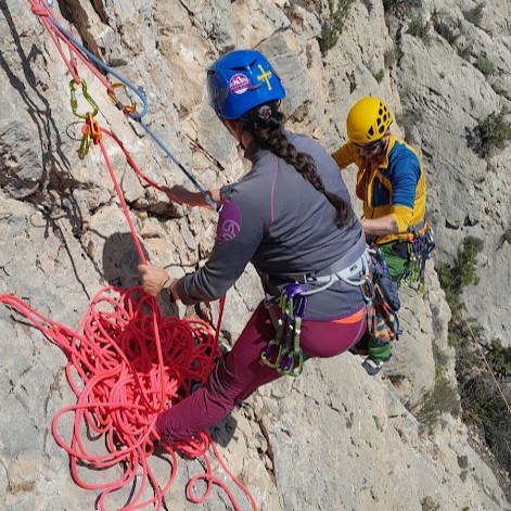 Curso de Autorrescate en Escalada en Roca – Solvencia y Seguridad en Pared